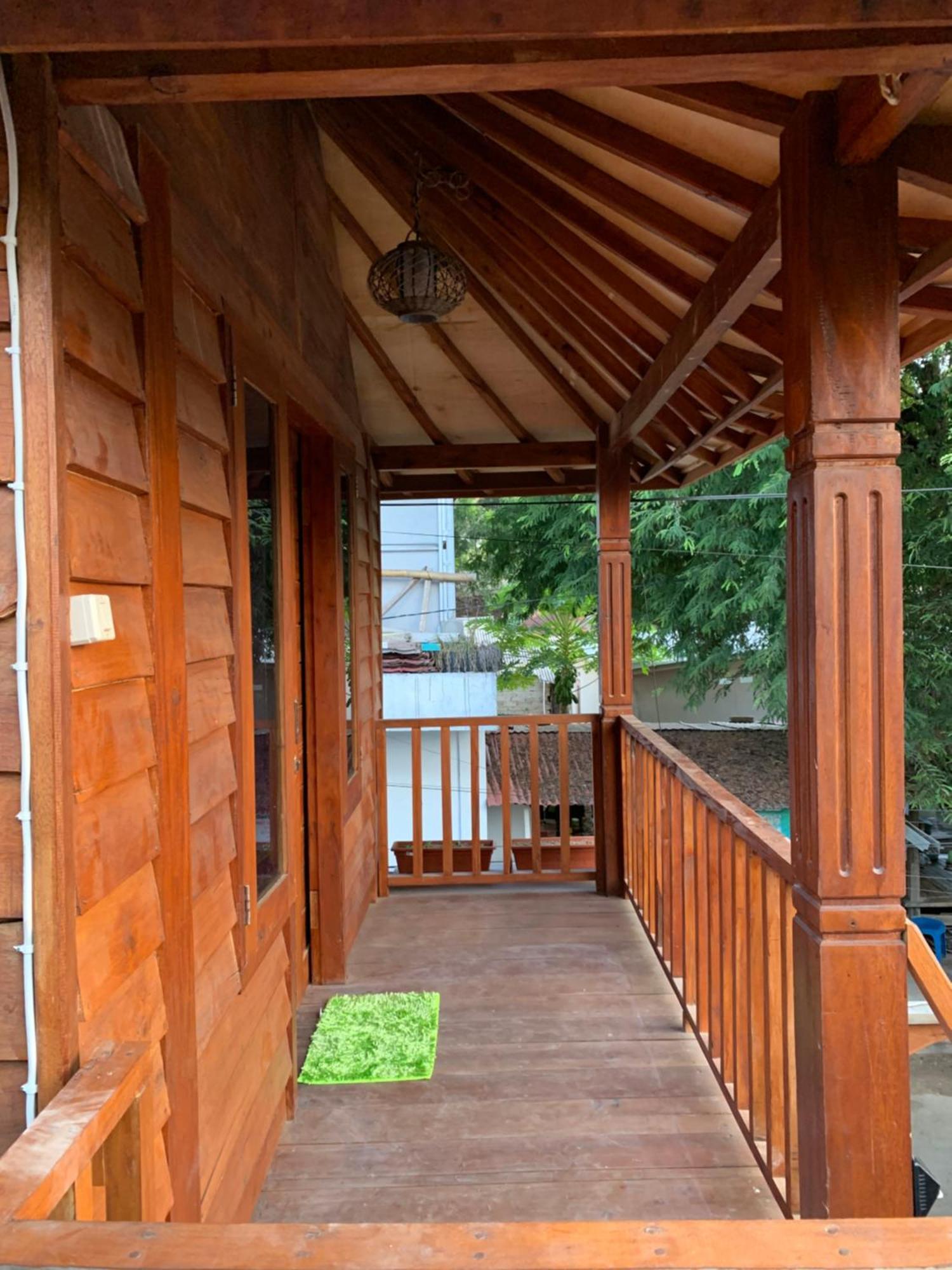 Gili Davidoff Upstairs Budget And Deluxe Gili Trawangan Exterior photo